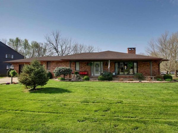 336 Spring Lake Drive, Quincy, IL 62305