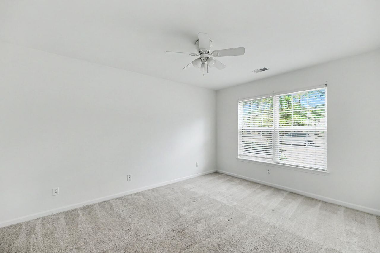 4834 Willow Brook Lane Photo 16