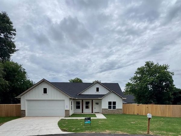 4004 Tahoe Court, Granbury, TX 76048