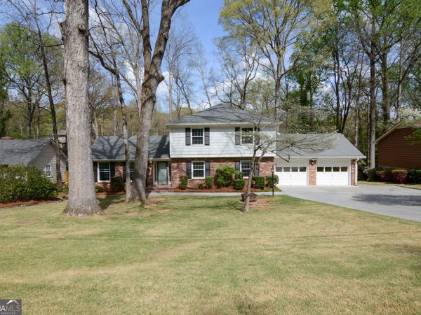 618 Dorsey Circle SW, Lilburn, GA 30047