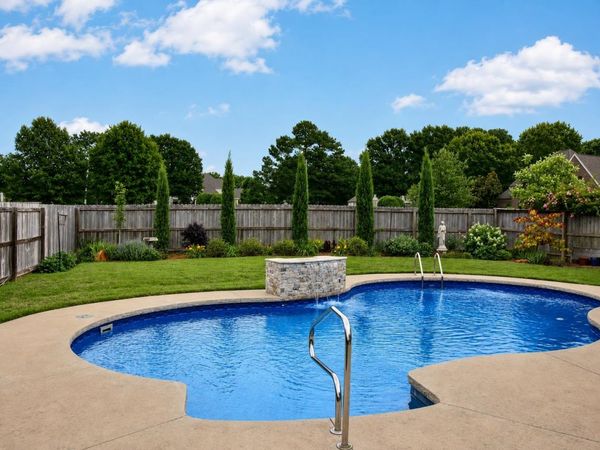 4484 CHESTNUT HILL DR, Collierville, TN 38017