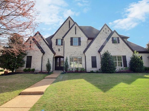 4484 CHESTNUT HILL DR, Collierville, TN 38017