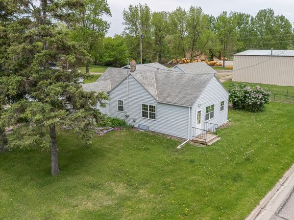 607 Saint Johns Avenue , Red Lake Falls, MN 56750