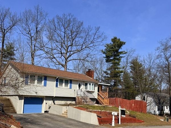 86 Comet Rd, Methuen, MA 01844