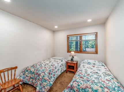 1501 Skyline Drive, South Lake Tahoe, CA 96150 Photo