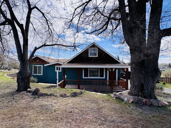 451 SE C Street, Madras, OR 97741