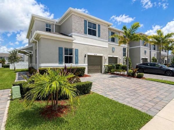 823 SE 17th St, Homestead, FL 33034