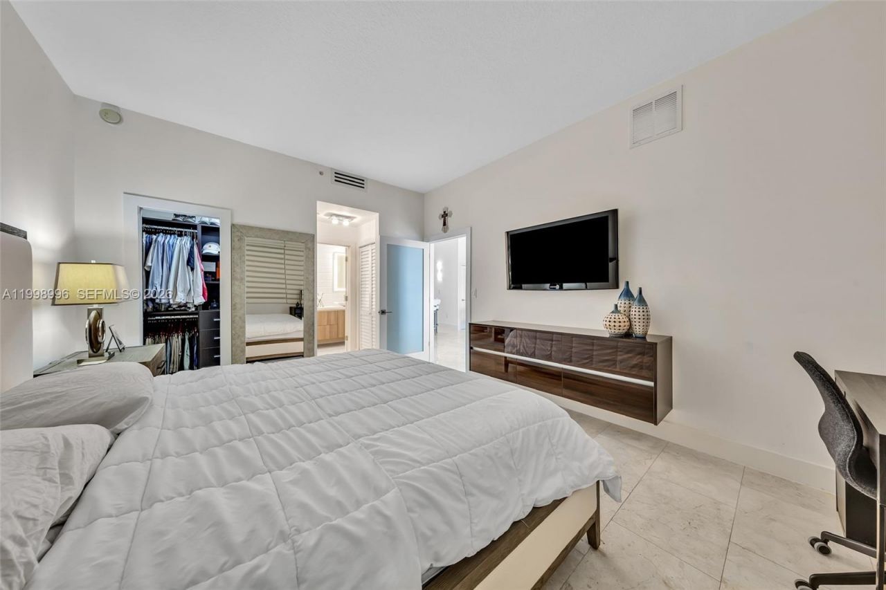 6917 Collins Ave, Unit PH22, Miami Beach, FL 33141 Photo