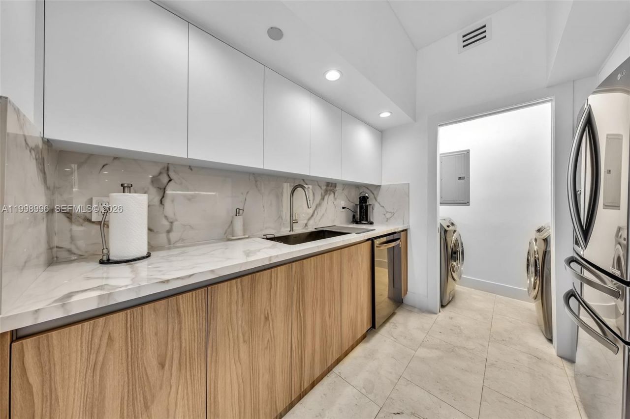 6917 Collins Ave, Unit PH22, Miami Beach, FL 33141 Photo