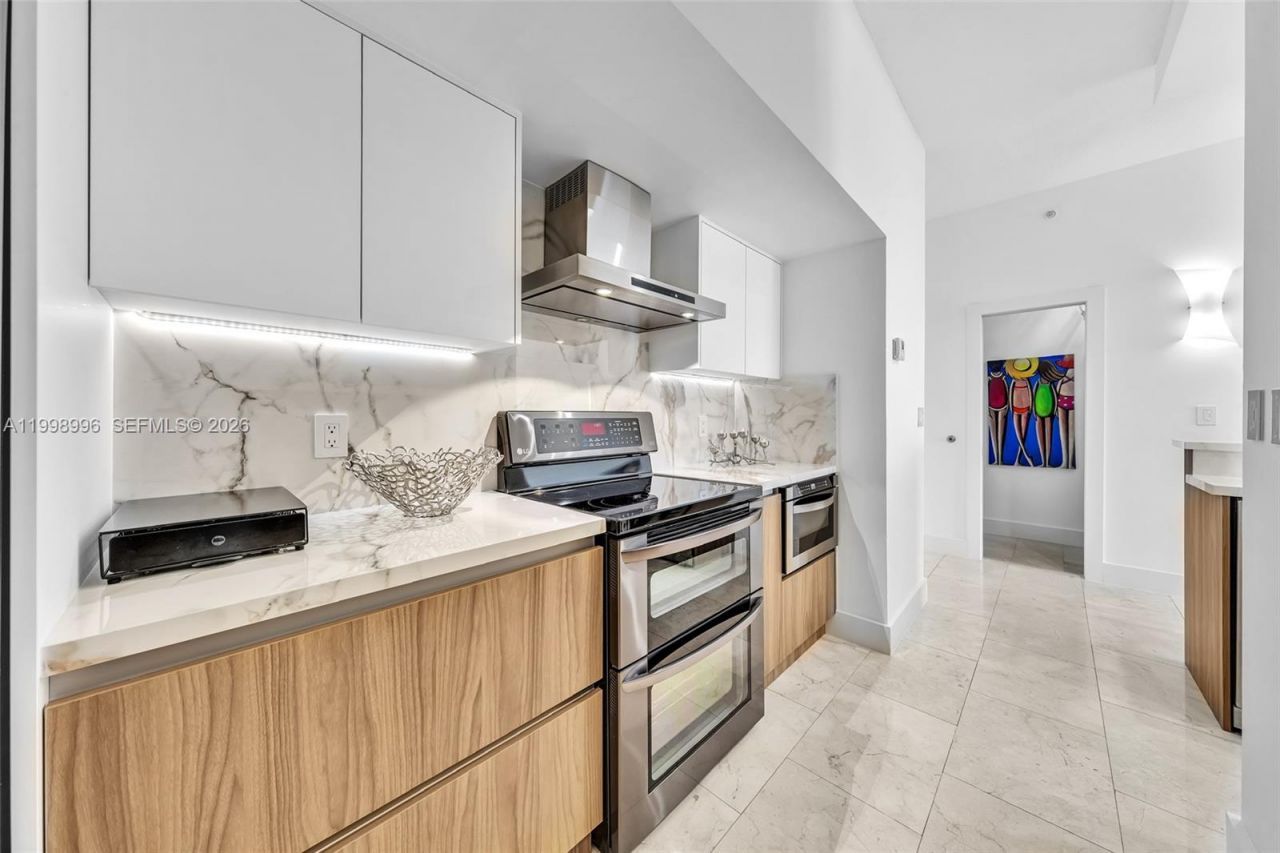 6917 Collins Ave, Unit PH22, Miami Beach, FL 33141 Photo