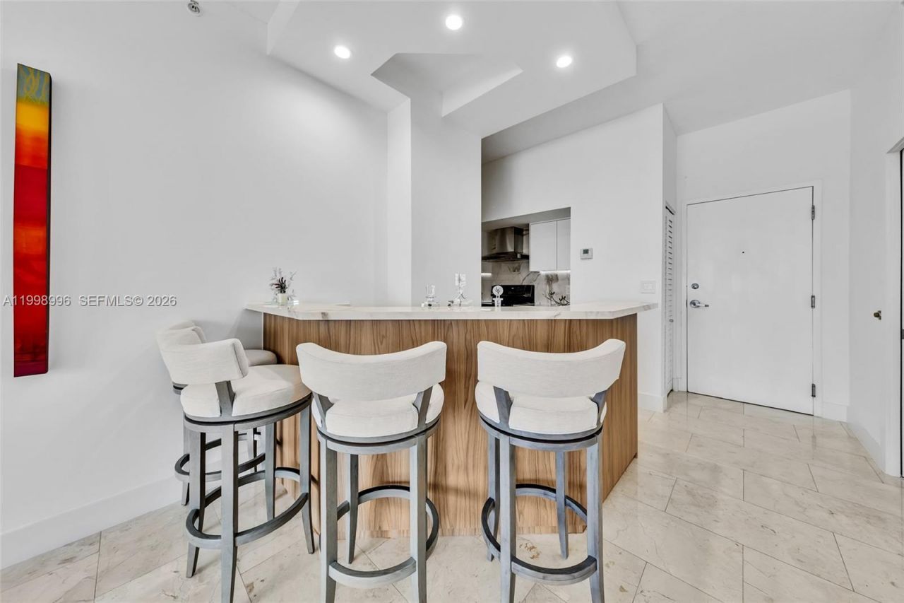 6917 Collins Ave, Unit PH22, Miami Beach, FL 33141 Photo