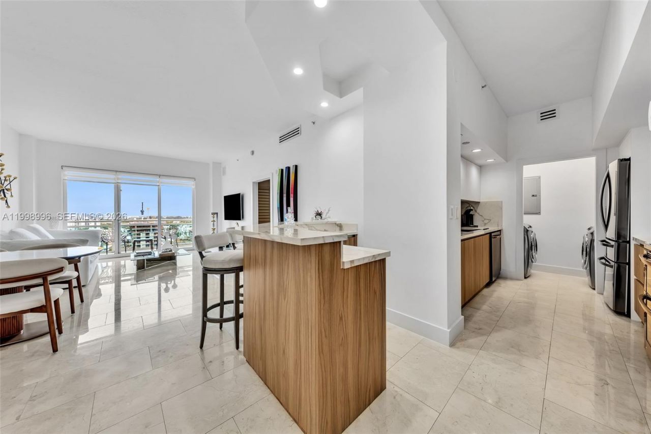 6917 Collins Ave, Unit PH22, Miami Beach, FL 33141 Photo