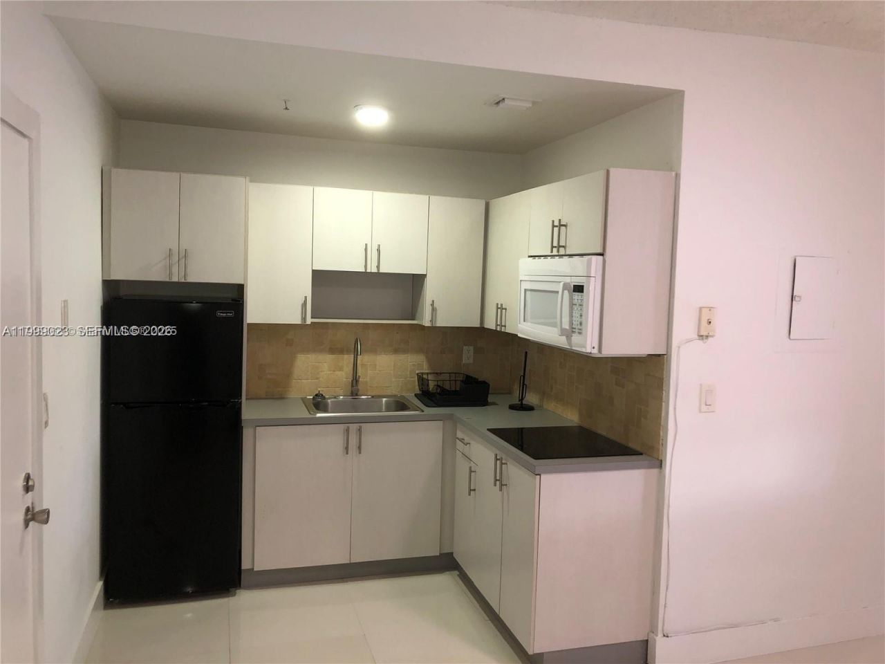2730 Collins Ave, Unit 310, Miami Beach, FL 33140 Photo