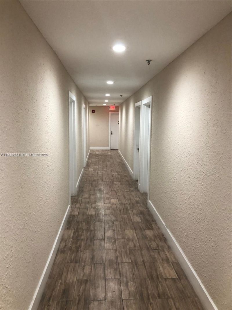 2730 Collins Ave, Unit 310, Miami Beach, FL 33140 Photo