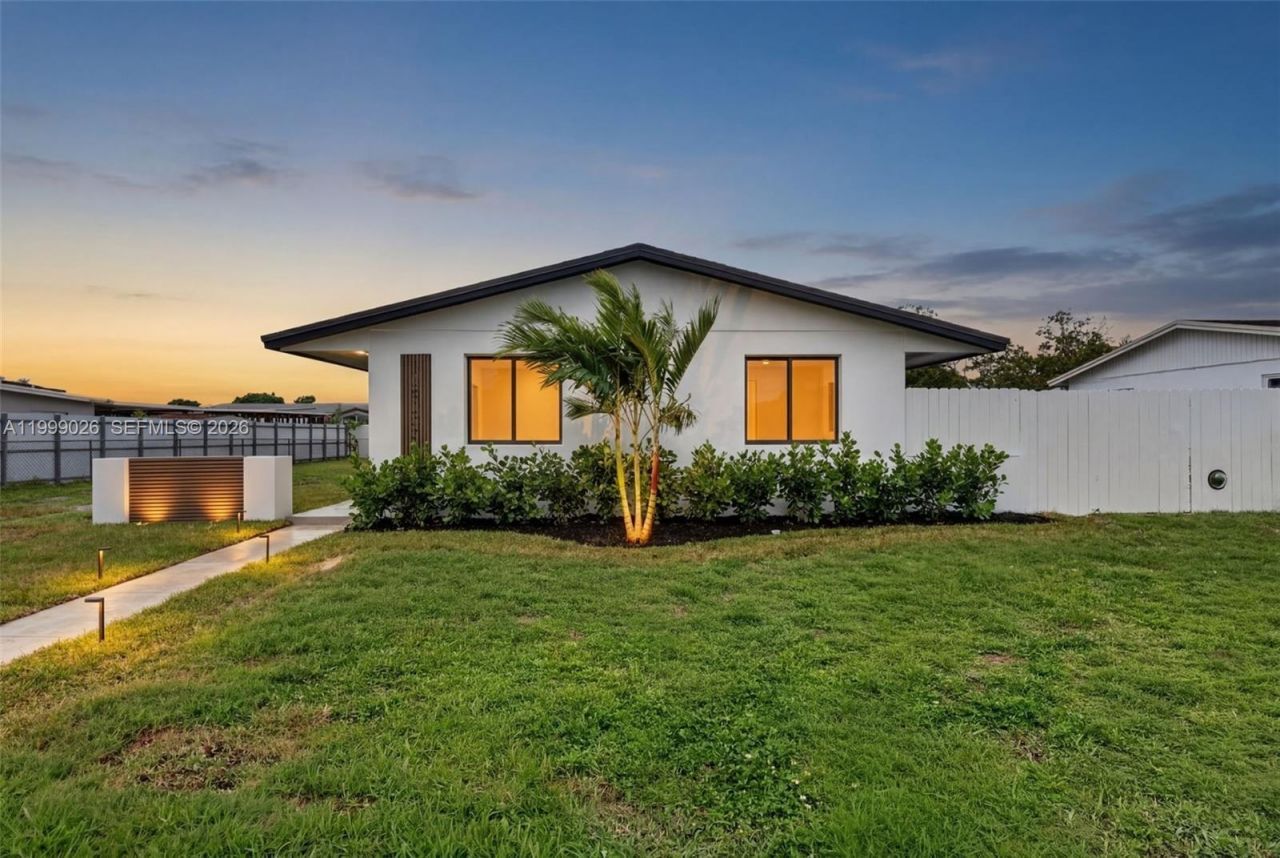 19730 NW 44th Ct, Miami Gardens, FL 33055 Photo