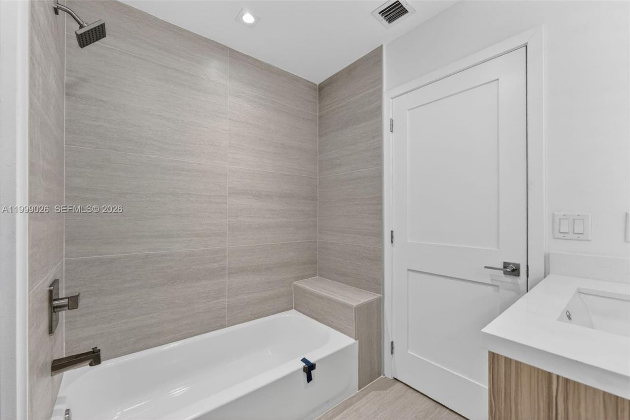 19730 NW 44th Ct, Miami Gardens, FL 33055 Photo