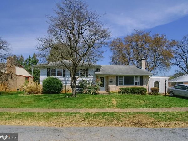 12 CENTER DRIVE , CAMP HILL, PA 17011