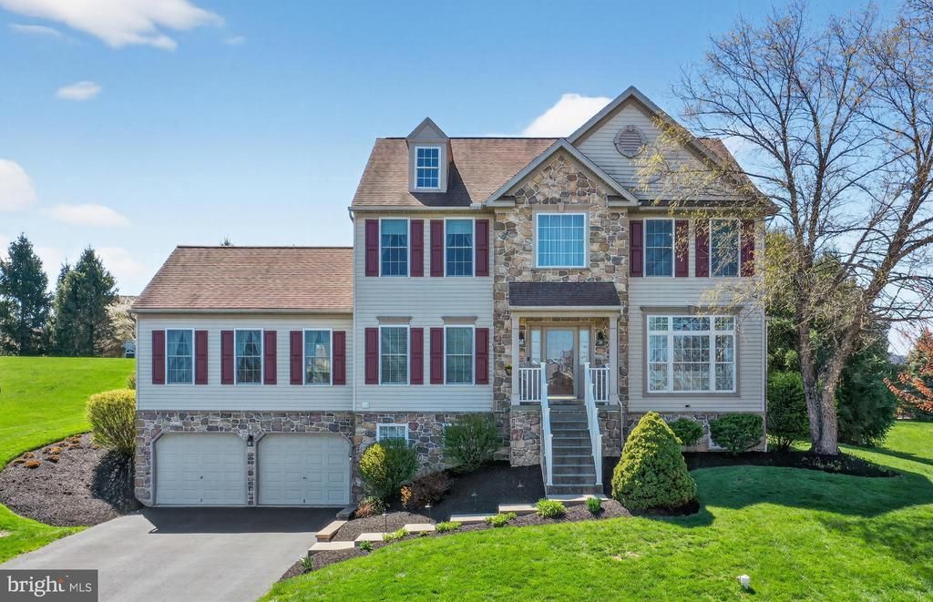 62 SWEETWATER LANE, WERNERSVILLE, PA 19565