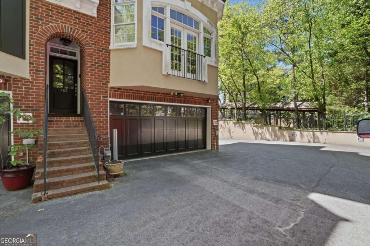 782 Clifton Heights Lane Ne, Atlanta, GA 30329 Main Photo