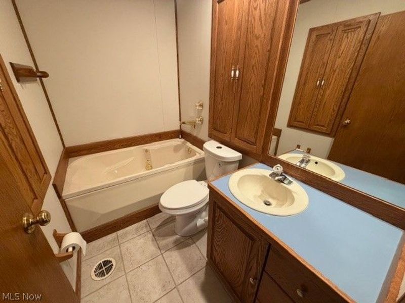 663 Sonora Court, Berea, OH 44017 Photo 12