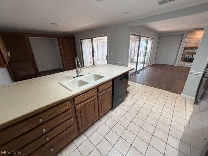 663 Sonora Court, Berea, OH 44017 Photo 6