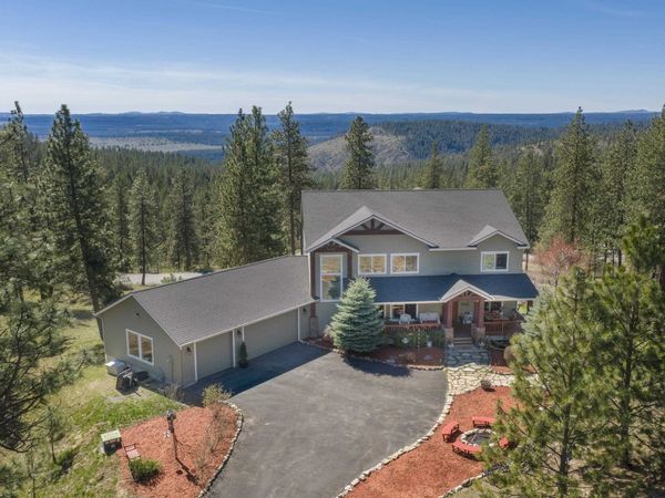 4212 W Country Hills Ln, Spokane, WA 99208