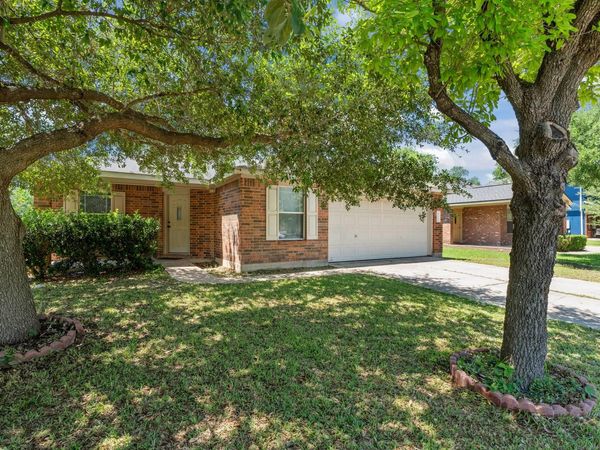 103 Easy ST, Hutto, TX 78634