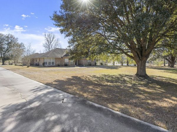 8110 Main St, Zachary, LA 70791