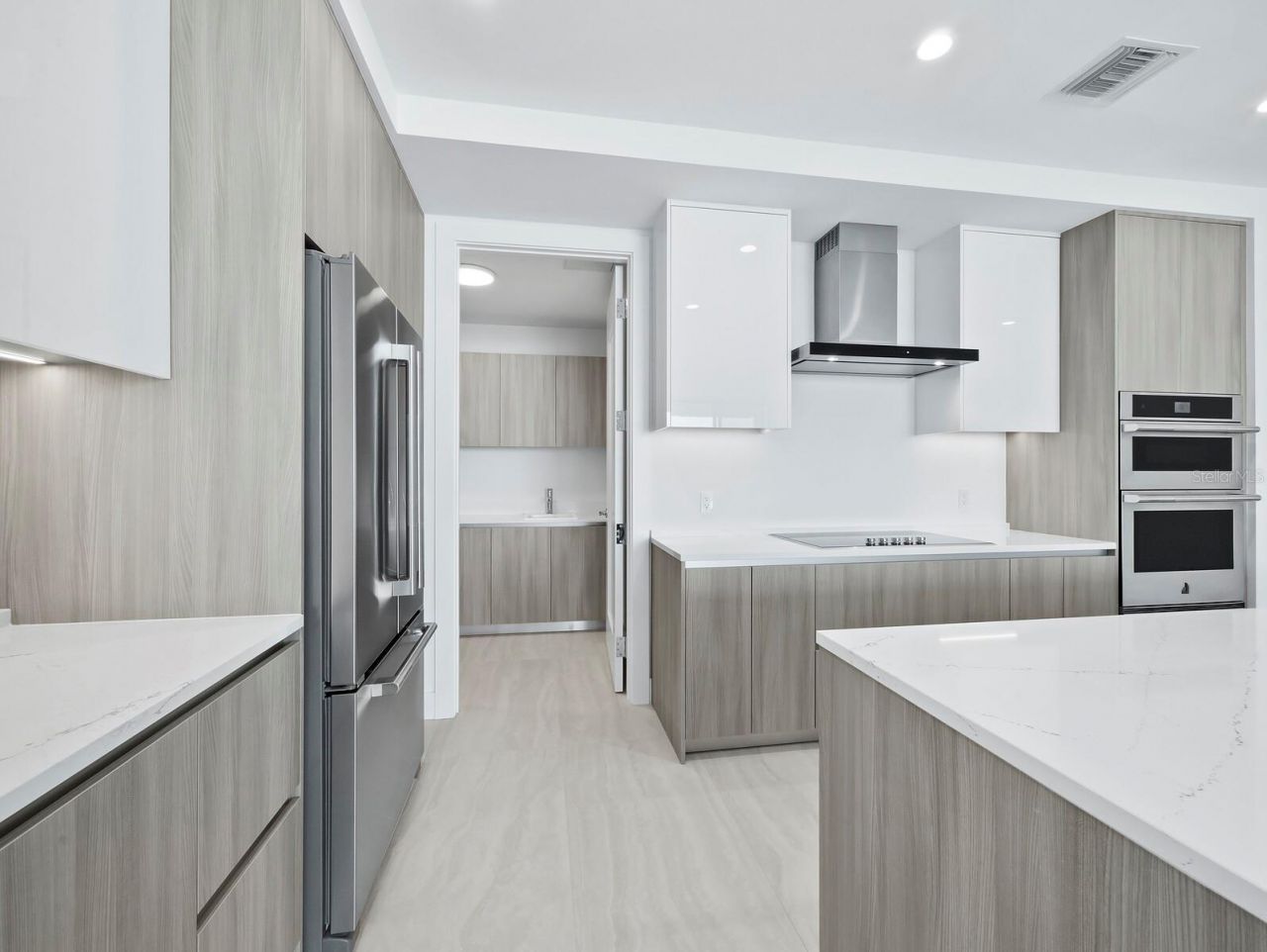 301 Quay Commons, Unit 1003, Sarasota, FL 34236 Photo