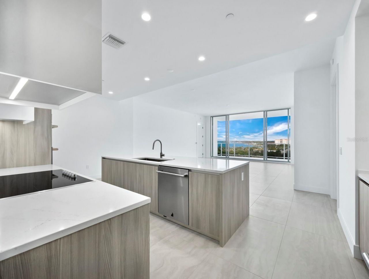 301 Quay Commons, Unit 1003, Sarasota, FL 34236 Photo