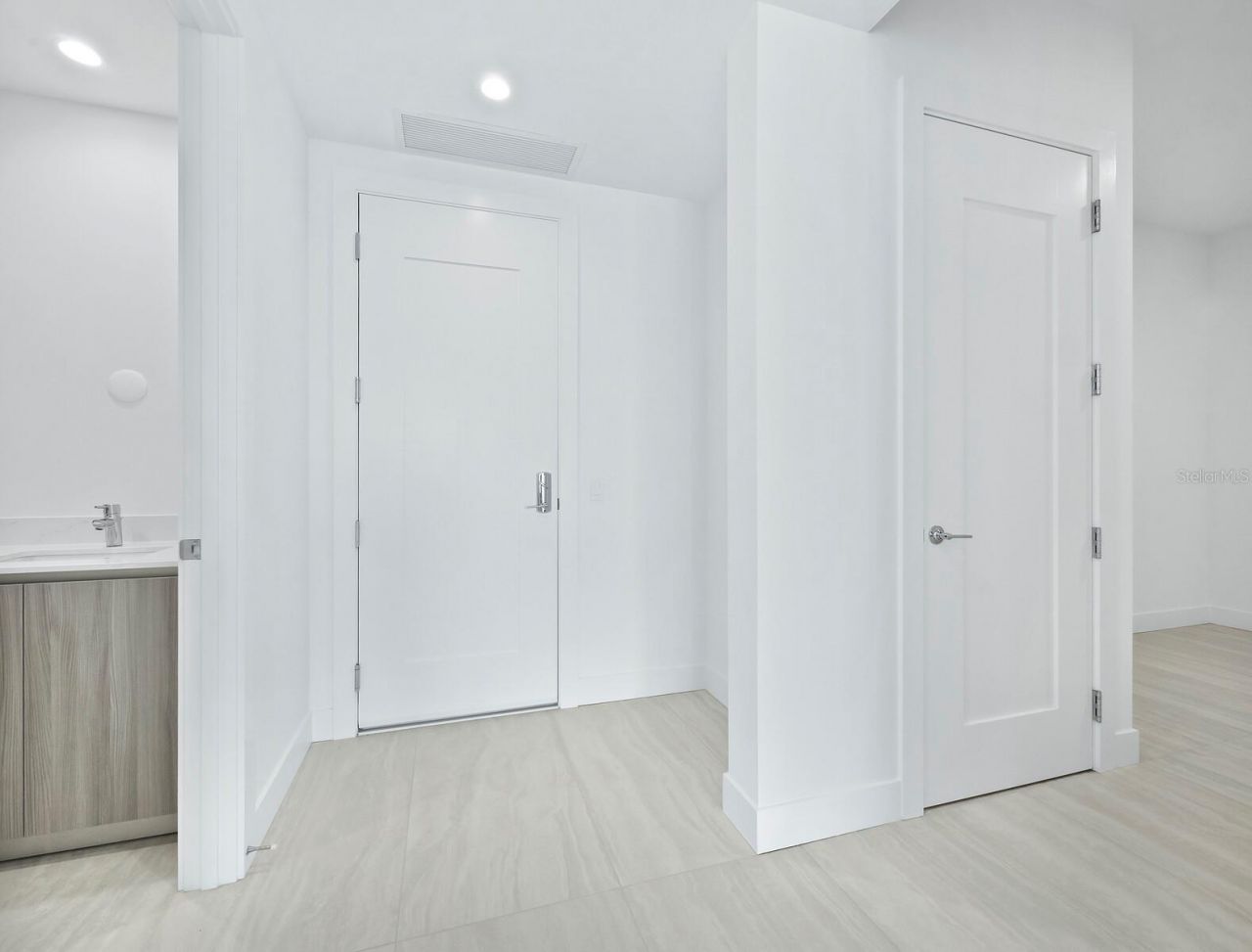 301 Quay Commons, Unit 1003, Sarasota, FL 34236 Photo