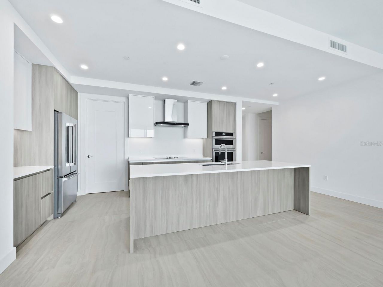 301 Quay Commons, Unit 1003, Sarasota, FL 34236 Photo