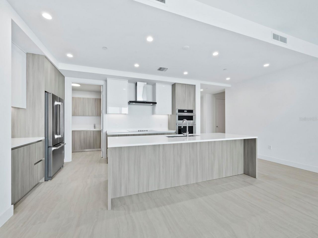 301 Quay Commons, Unit 1003, Sarasota, FL 34236 Photo