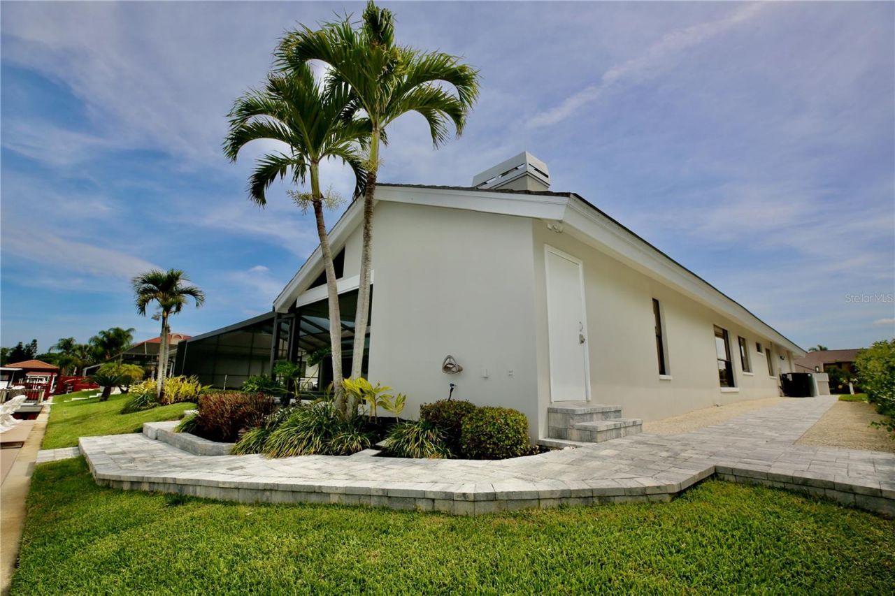 5806 Cruiser Way, Tampa, FL 33615 Photo