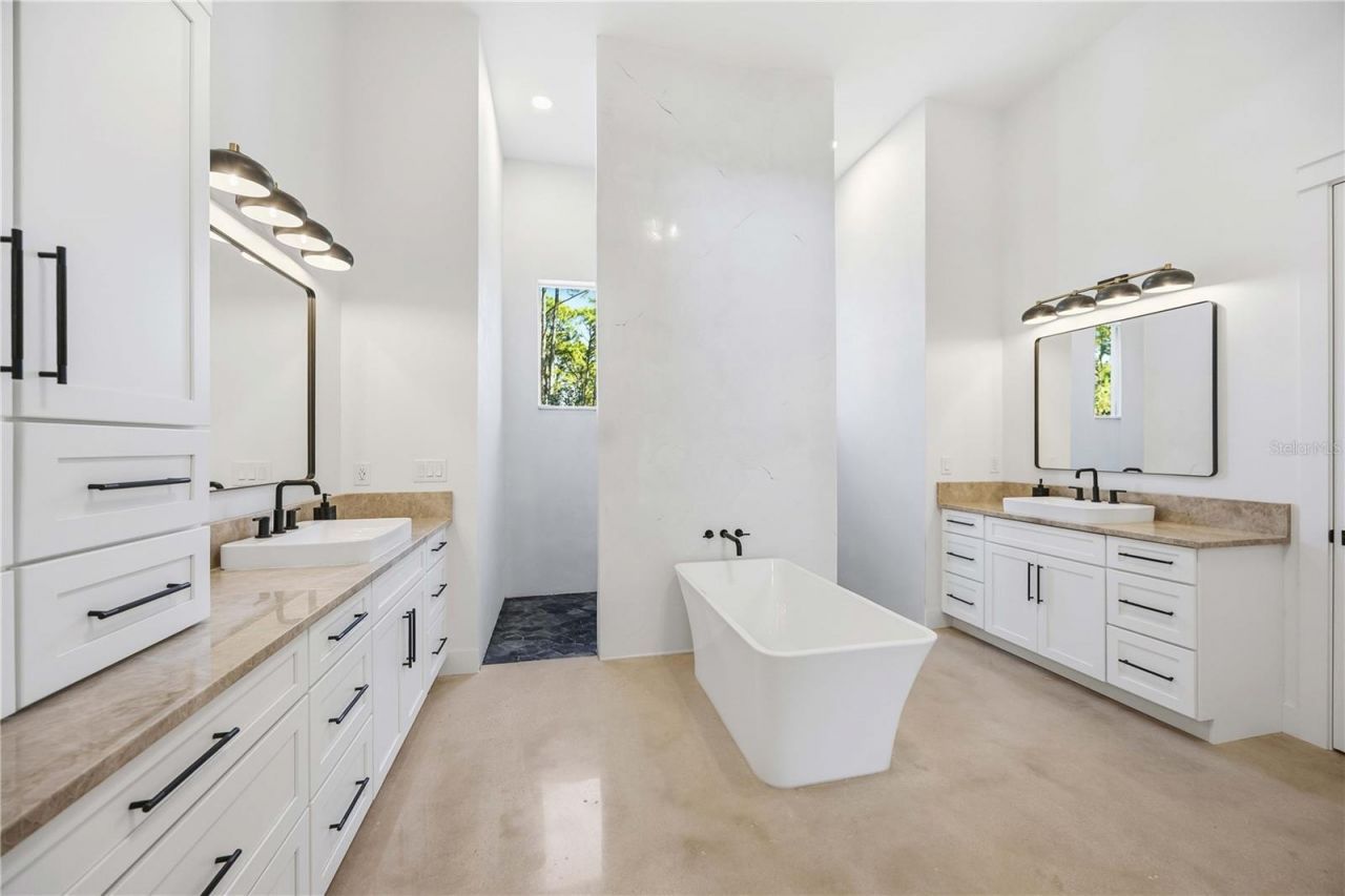 143 Creek Drive Se, Port Charlotte, FL 33952 Photo