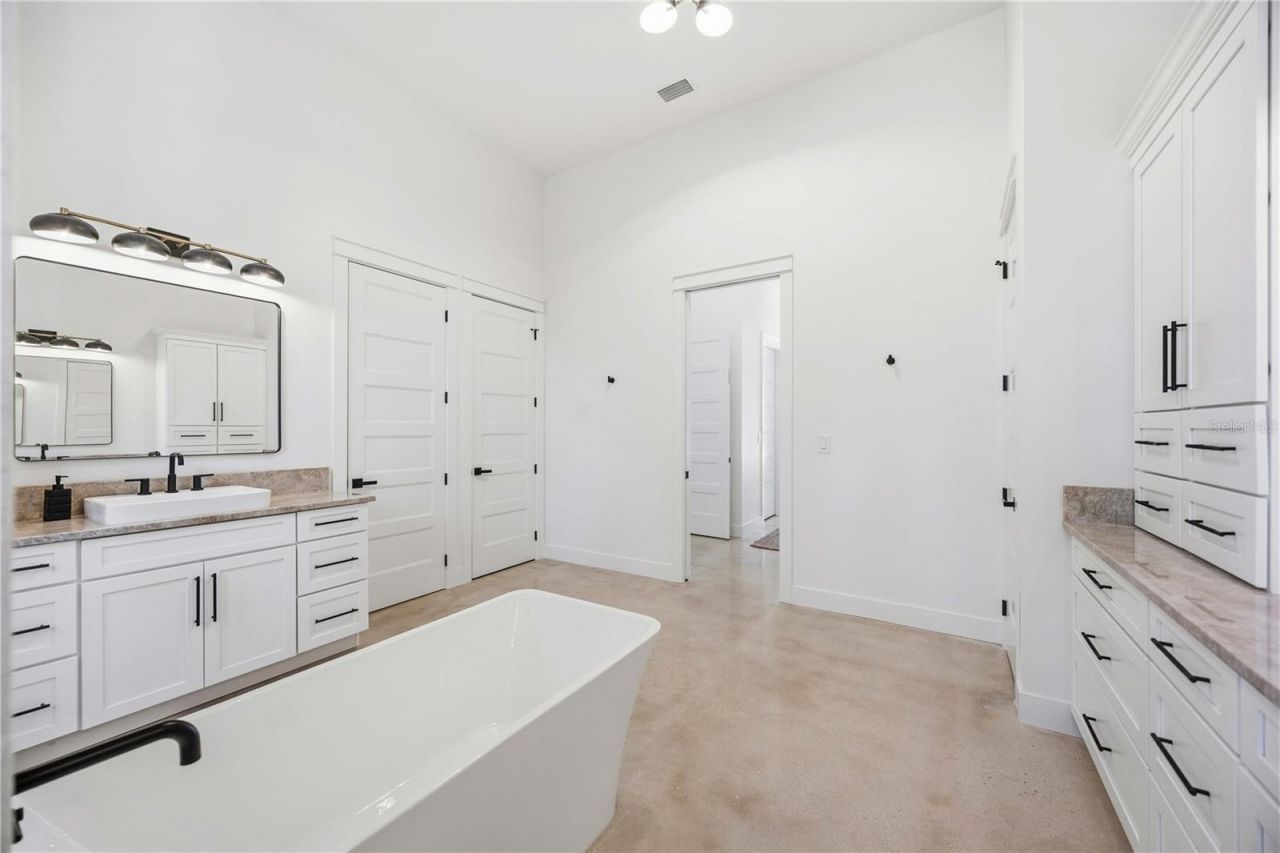 143 Creek Drive Se, Port Charlotte, FL 33952 Photo