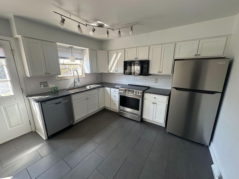 4865 Dierker Road , Columbus, OH 43220 Photo 2