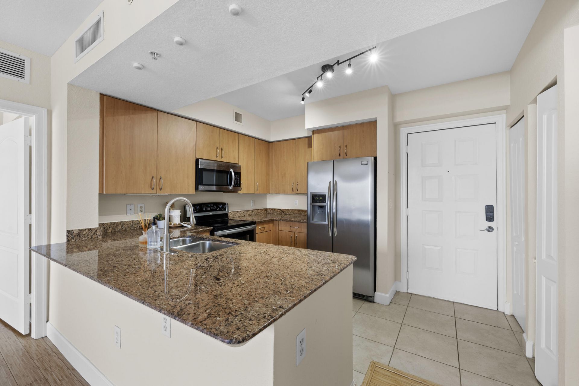 1830 Radius Drive, Unit 803, Hollywood, FL 33020 Photo