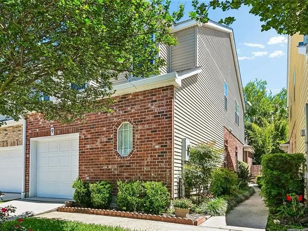 9 W NOUVEAU Lane, Metairie, LA 70003