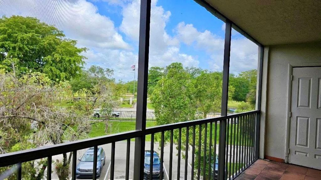 8075 SW 107th Ave , Unit 311, Miami, FL 33173 Photo