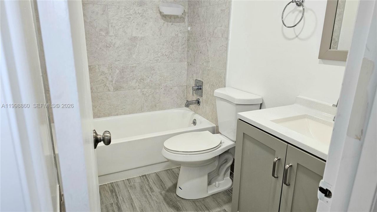 8075 SW 107th Ave, Unit 311, Miami, FL 33173 Photo