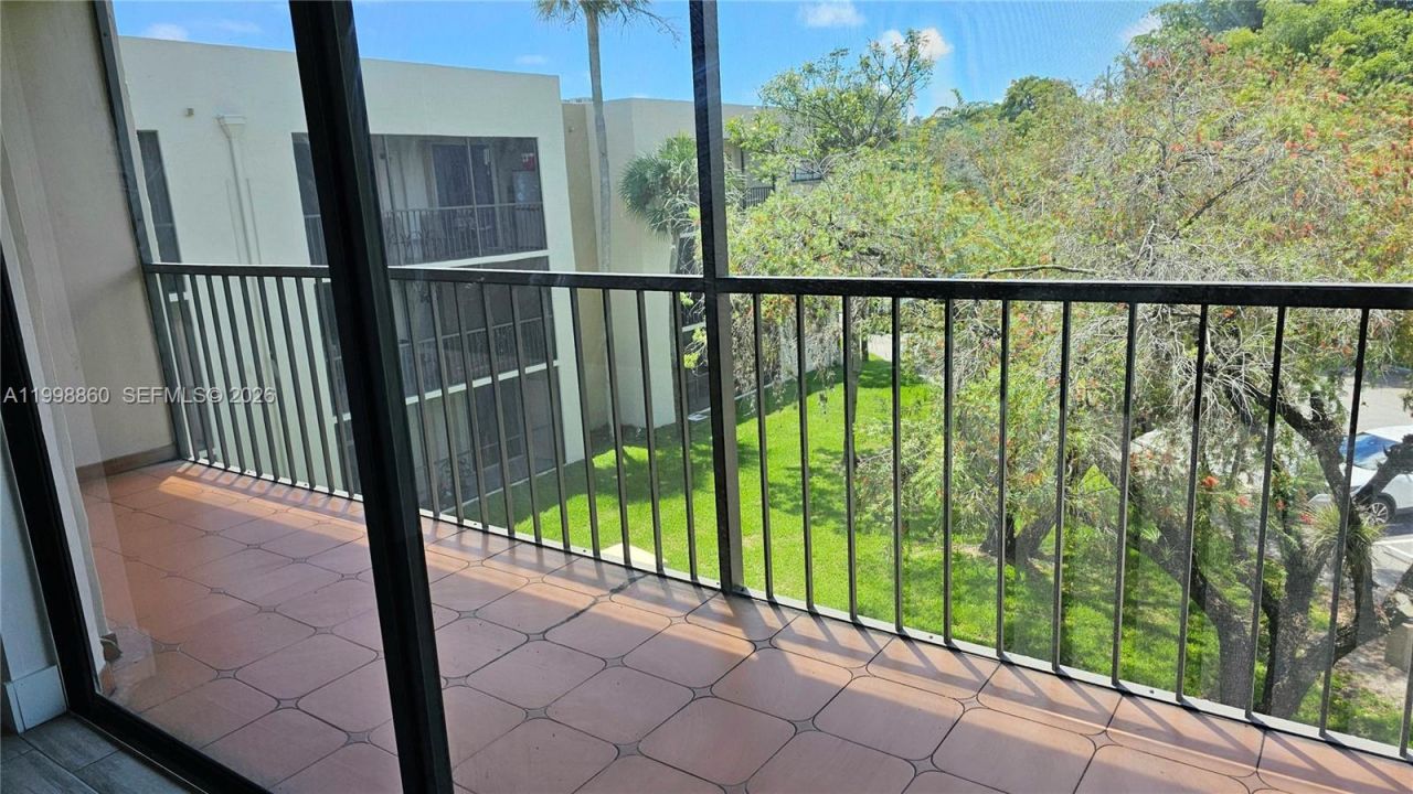 8075 SW 107th Ave, Unit 311, Miami, FL 33173 Photo