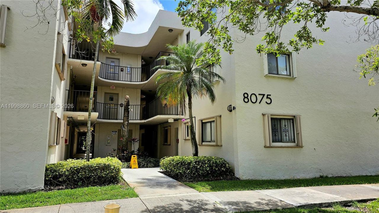 8075 SW 107th Ave, Unit 311, Miami, FL 33173 Photo