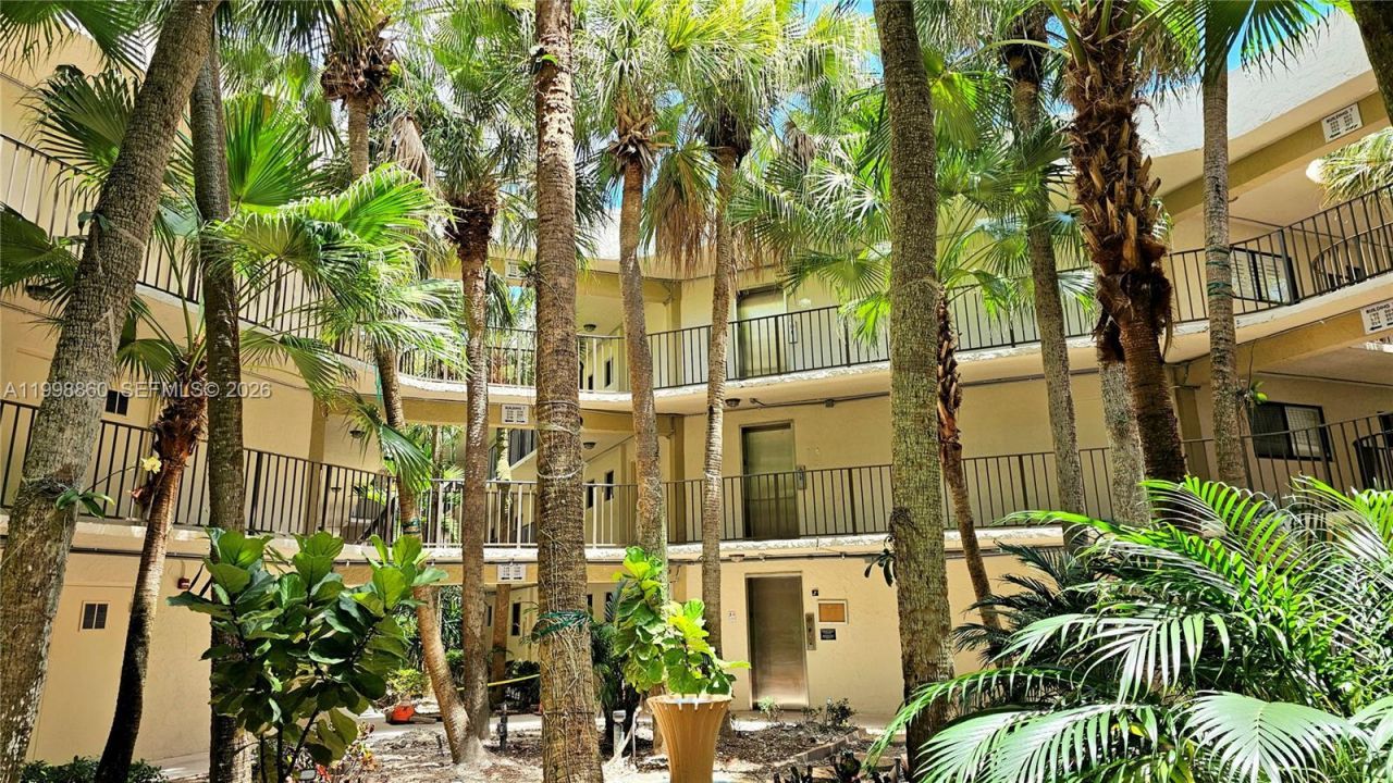 8075 SW 107th Ave, Unit 311, Miami, FL 33173 Photo