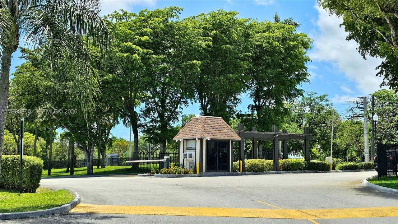 8075 SW 107th Ave, Unit 311, Miami, FL 33173 Photo