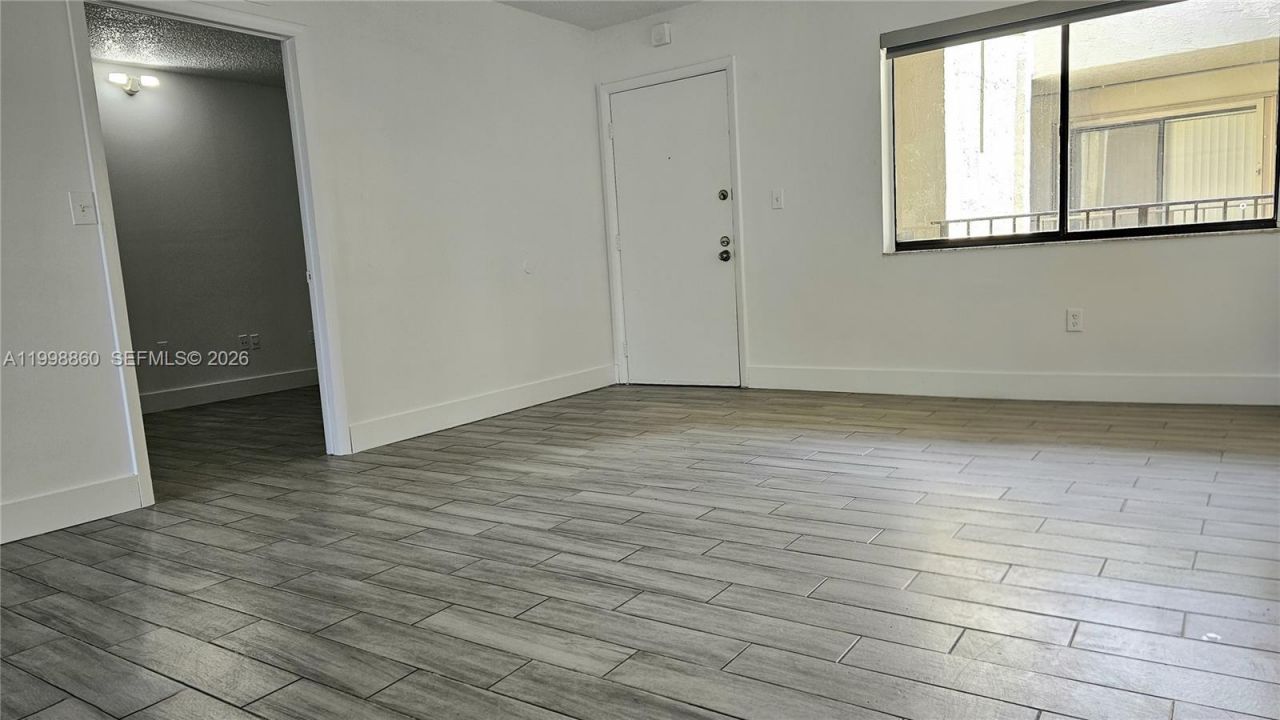 8075 SW 107th Ave, Unit 311, Miami, FL 33173 Photo