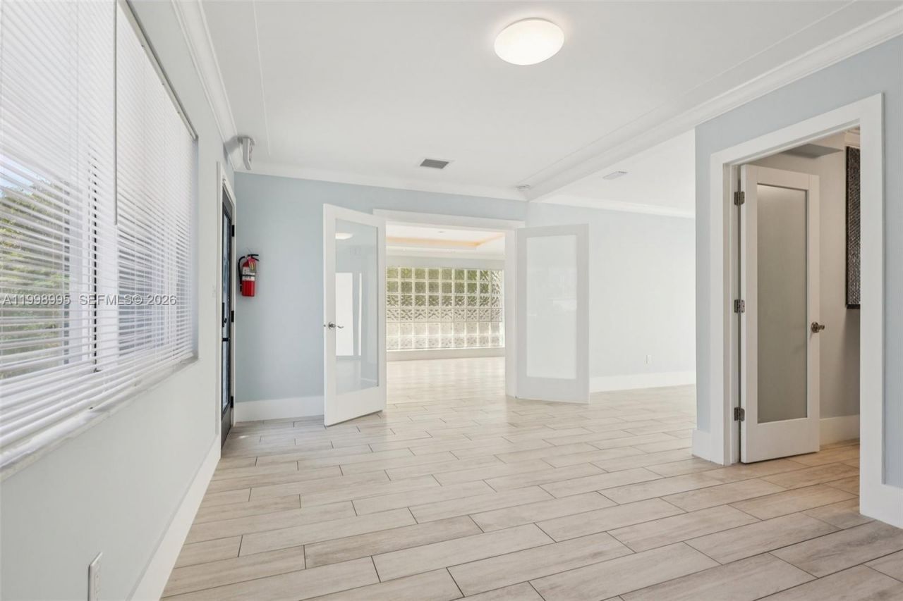 1682 NE 124th Ln, North Miami, FL 33181 Photo