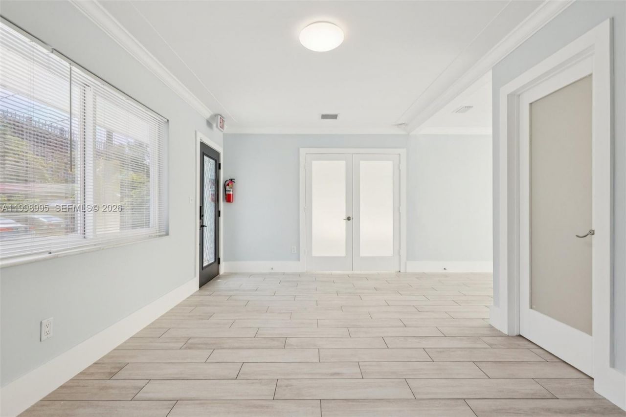 1682 NE 124th Ln, North Miami, FL 33181 Photo