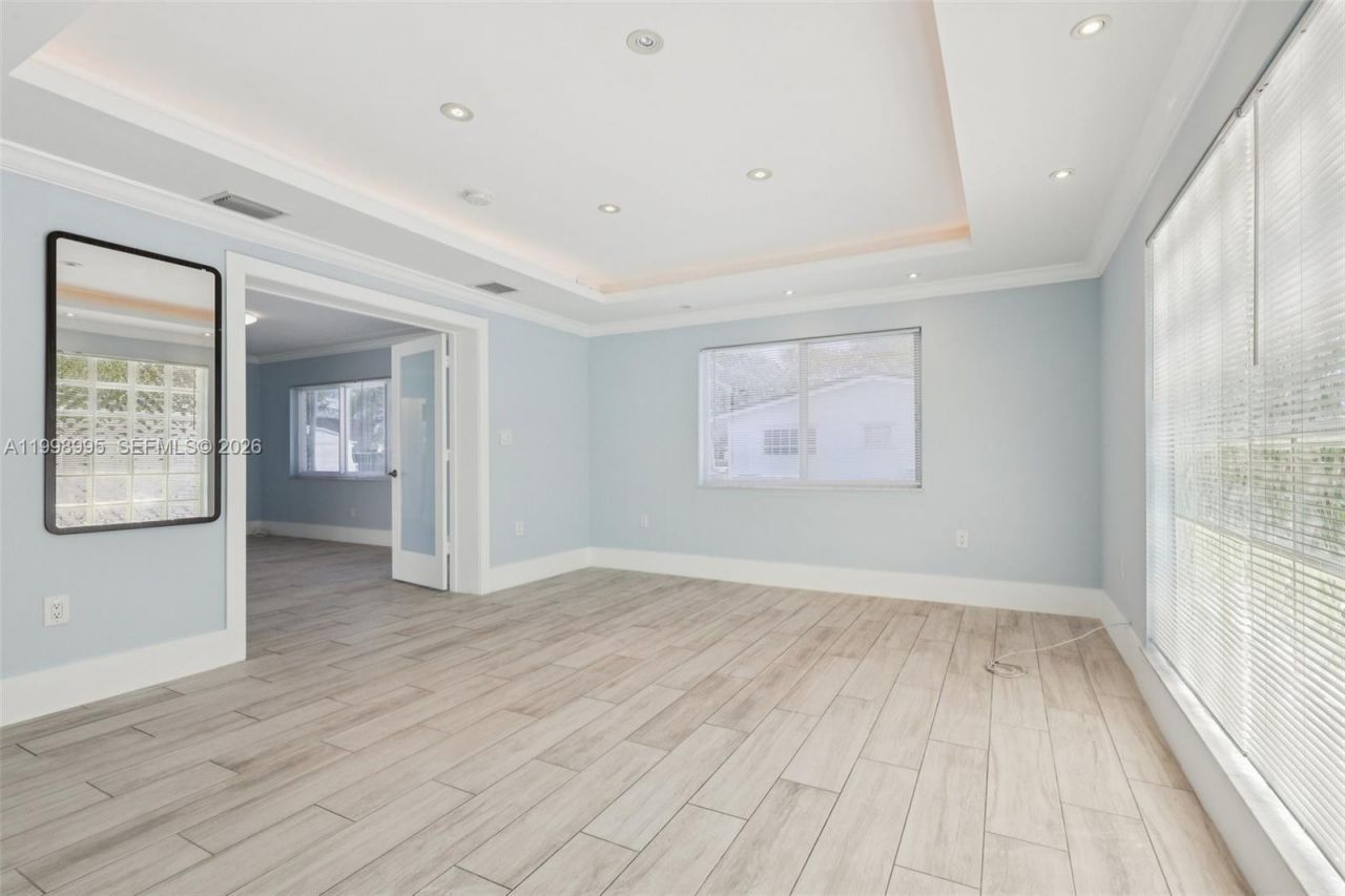 1682 NE 124th Ln, North Miami, FL 33181 Photo