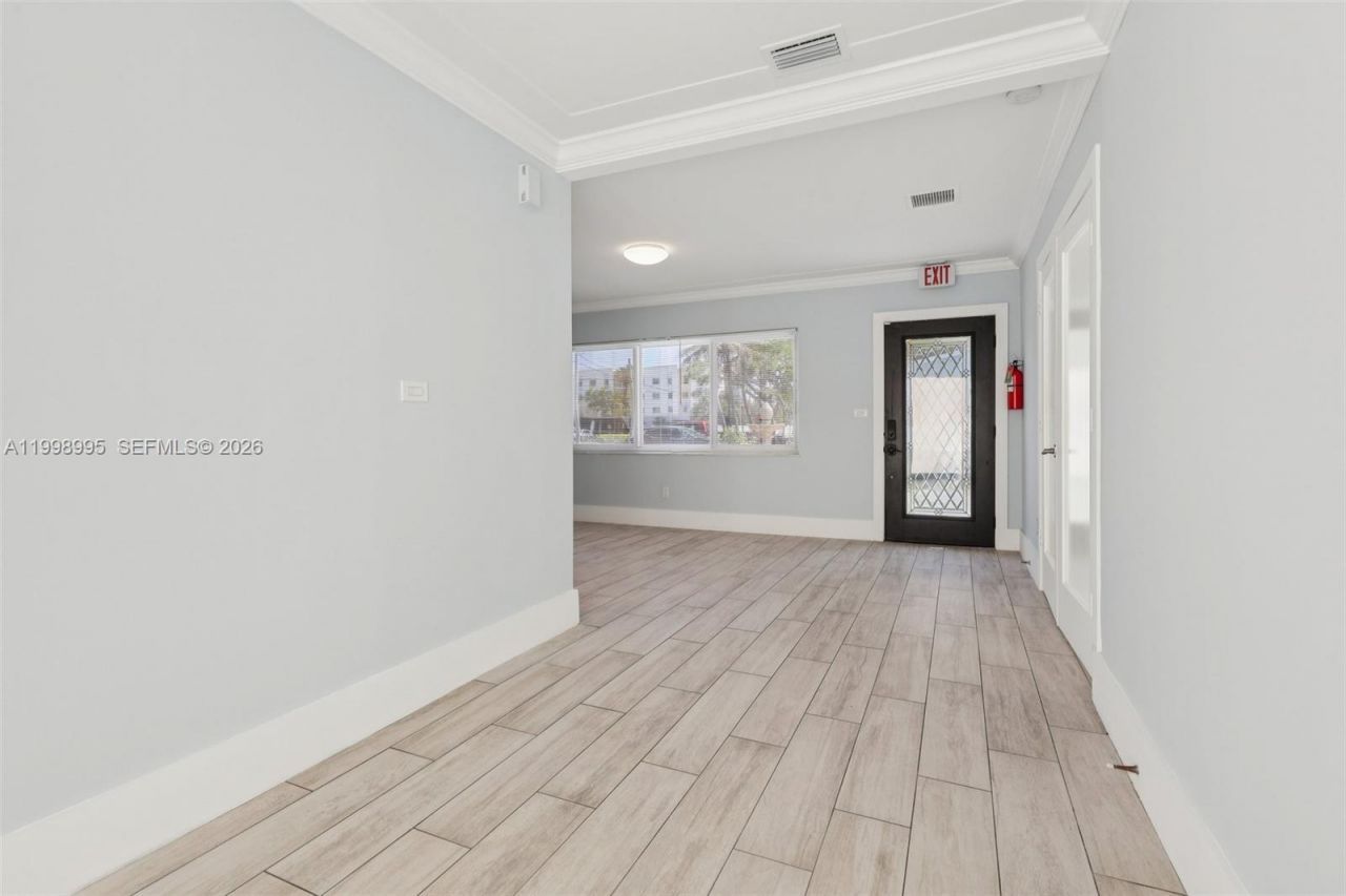 1682 NE 124th Ln, North Miami, FL 33181 Photo